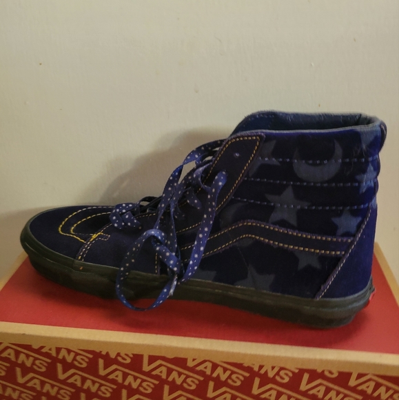 Rare Disney Vans Sk8-Hi - Picture 3 of 4